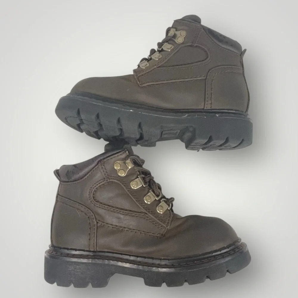 Kids leather boots size 11